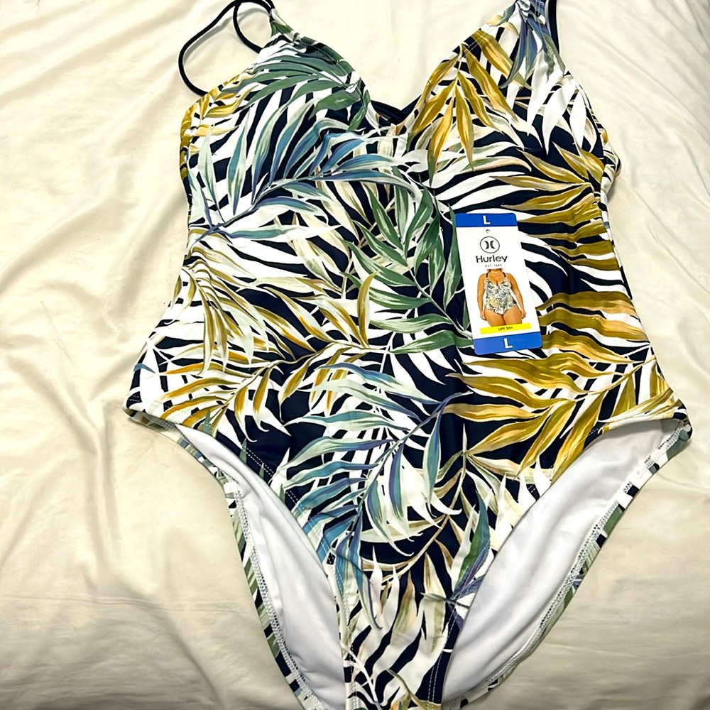 Size L Hurley swimsuit